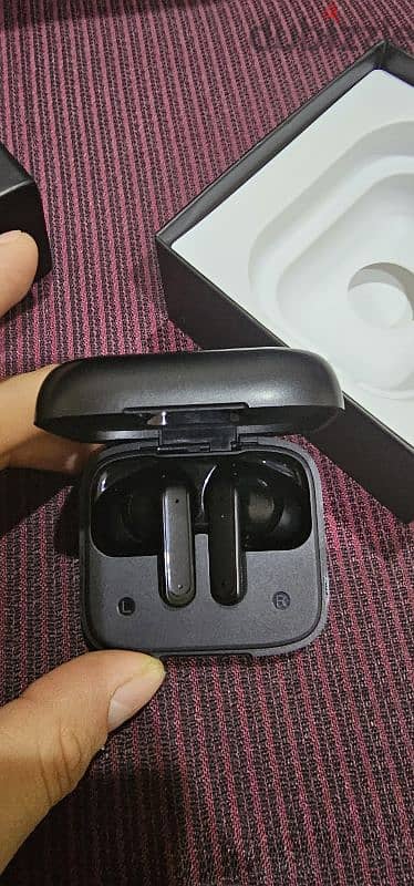 True wireless touch screen earbuds 16