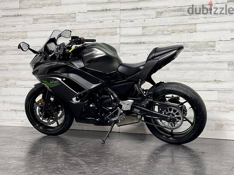 2024 Kawasaki Ninja 650 ( +971 52 300 8603) 1