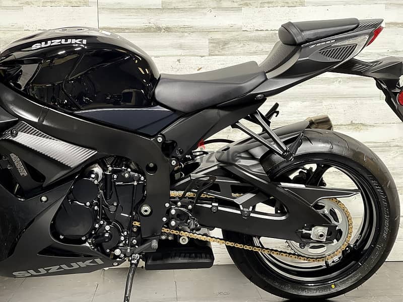 2024 Suzuki GSX-R750 ( +971 52 300 8603) 1