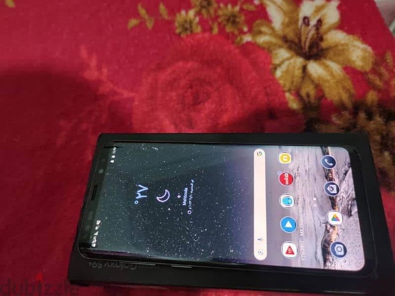 Samsung S9 Plus is very clean without scratches 2