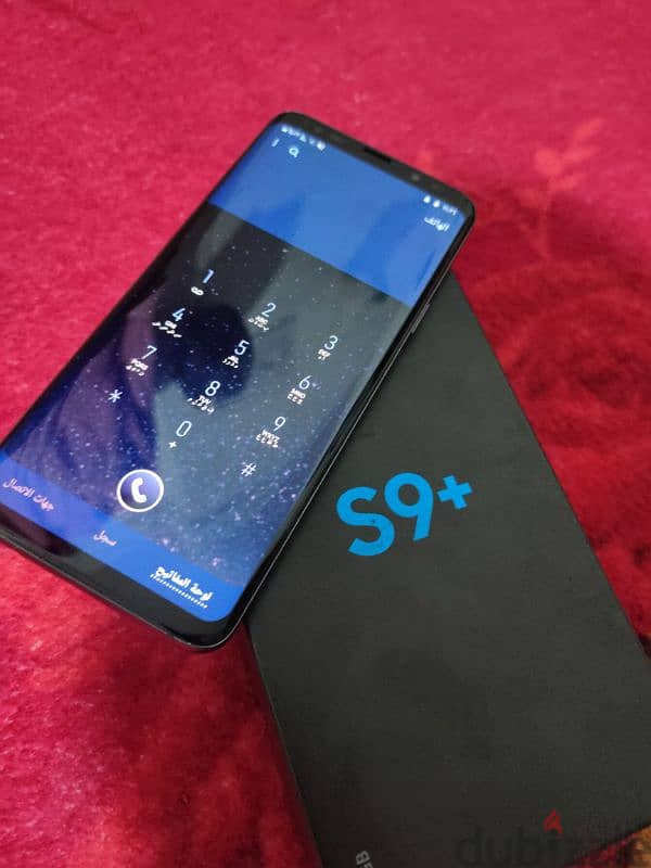 Samsung S9 Plus is very clean without scratches 4