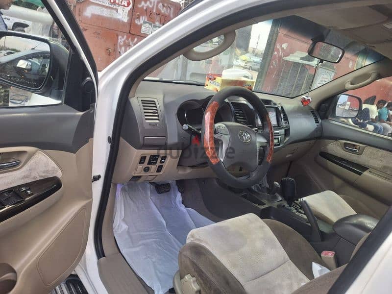 Toyota Fortuner 2013 SRS URGENT SALE FAMILY USED 8