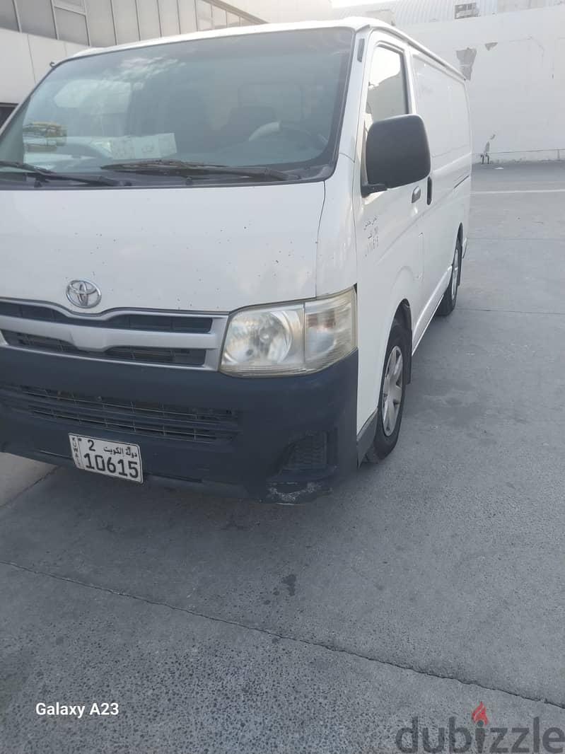 Toyota Hiace 2011 3