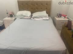 white bed room 0