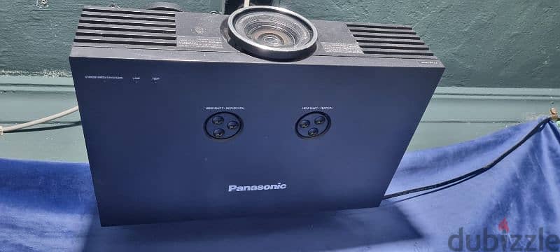 Panasonic Full HD PROJECTOR 1