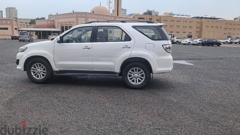 Toyota Fortuner 2013 SRS URGENT SALE FAMILY USED 6