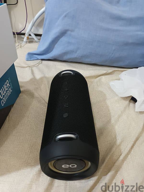 for sale original eq Bluetooth speaker new only open the box 0