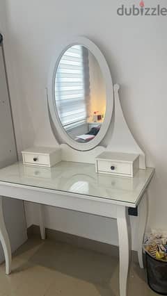 Furniture with mirror, table with mirror, the chest of drawers with m 0