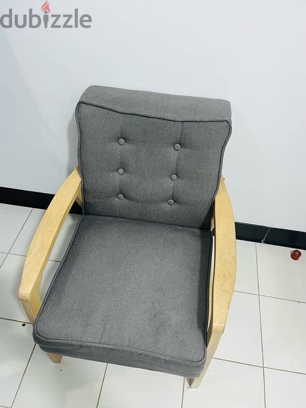 single sofa. grey 1