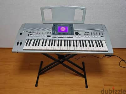 Yamaha PSR-S700 Portable Keyboard Synthesizer 61 Keys