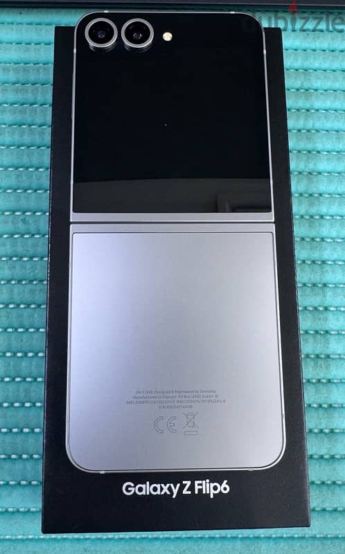 Samsung Galaxy Z flip 6 5G 256 GB Silver Shadow Used ! 2