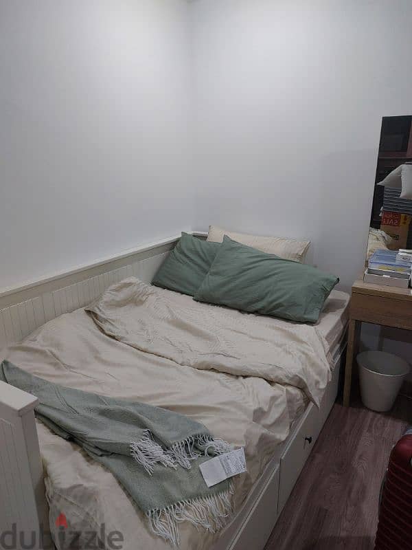 bed with matress used 2 months 2