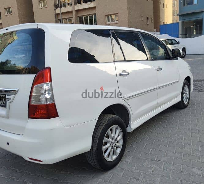 Toyota Innova 2012 1