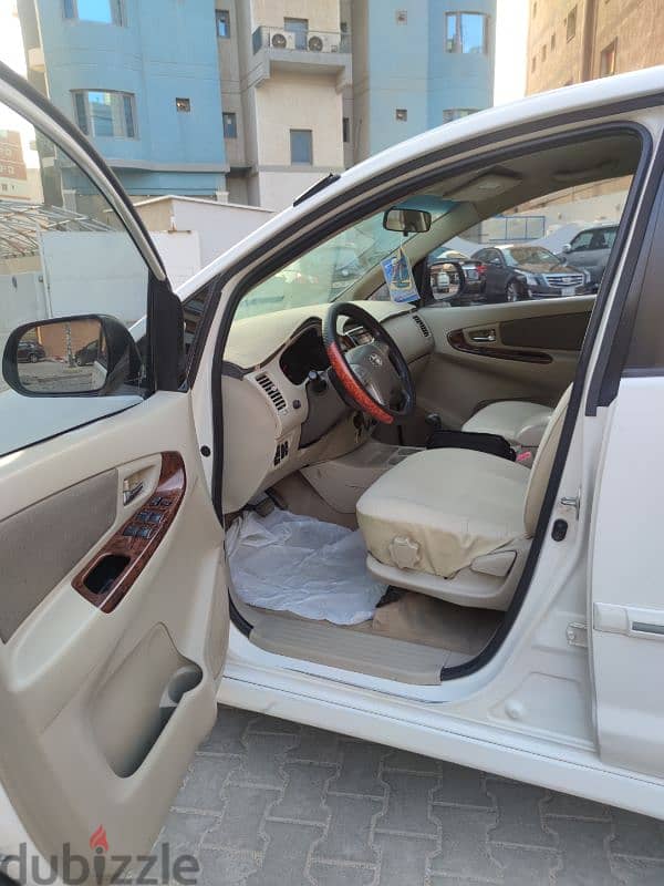 Toyota Innova 2012 5