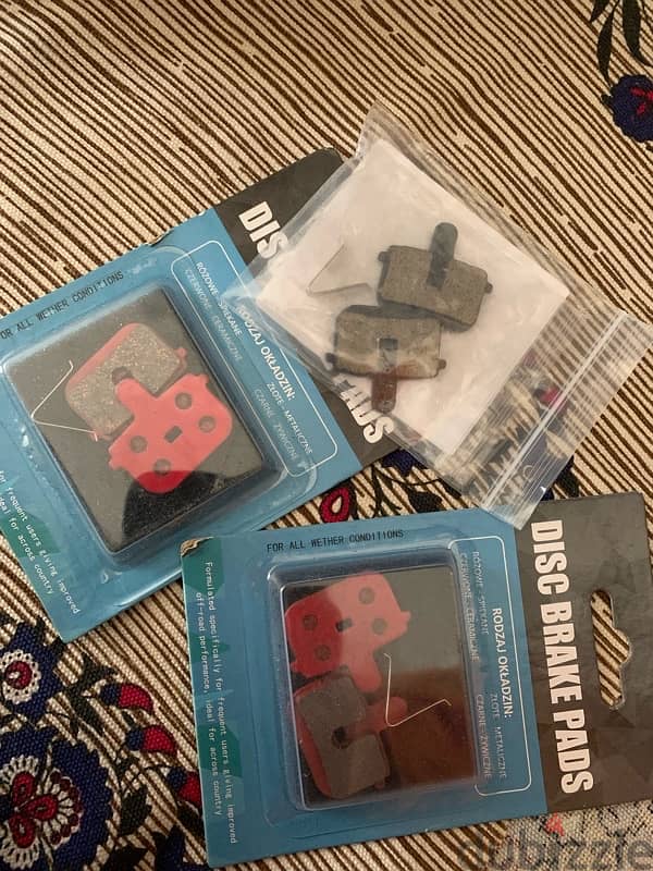 new brake pads 4 sets  for mountain bikes disc brakes 0