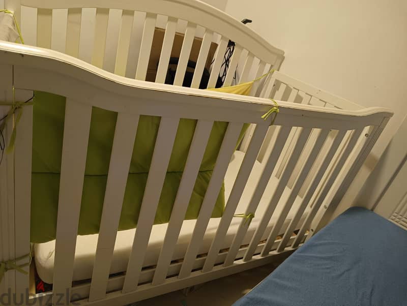 Baby crib with matress 2