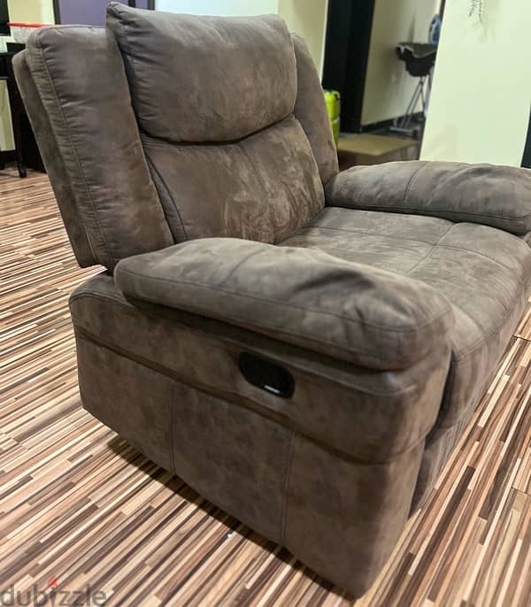 Fabric Recliner Sofa Set: Single Chair & 3-Seat with Reclining Ends. 1