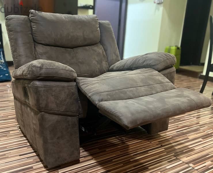 Fabric Recliner Sofa Set: Single Chair & 3-Seat with Reclining Ends. 3