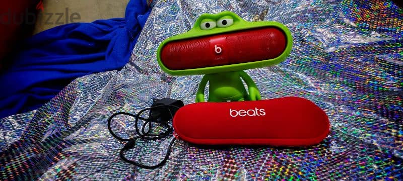 BEATSPILL BLUETOOTH SPEAKER with BEATPILL STAND 0