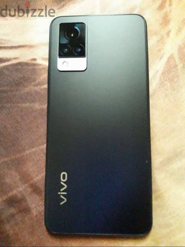 Vivo V21  5G with 8+4gb ram 128gb memory with NFC Support 3