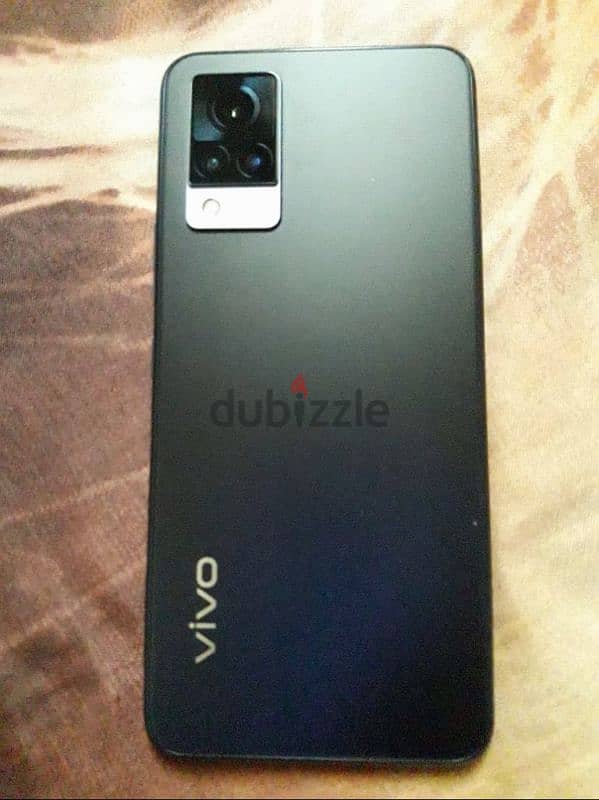 Vivo V21 5G with 8+4gb ram 128gb memory with NFC Support 3