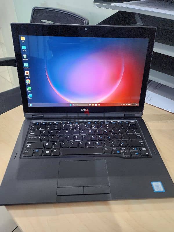 Dell latitude 8390 2 in 1 Laptop 1