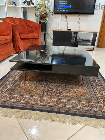 living room table طاولة غرفة معيشة