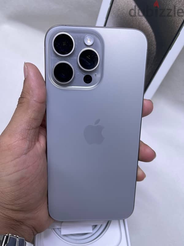 iPhone 15 pro max natural 3