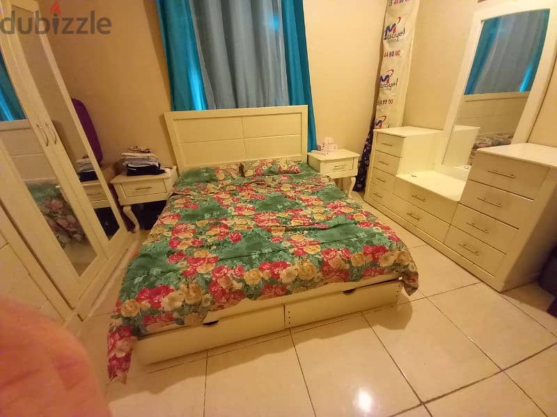 bedroom furniture for sale غرفة نوم للبيع 2