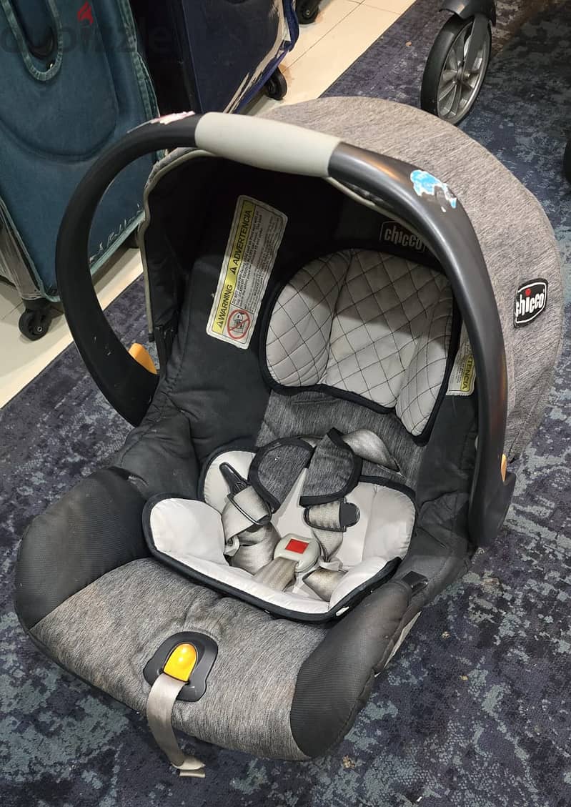 Baby stroller and carseat 3