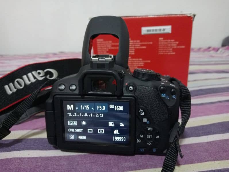 EOS 700D lightly used. 3