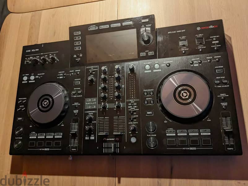 Pioneer XDJ-RR DJ controller 1