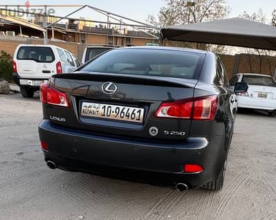 Lexus IS-Series 2011