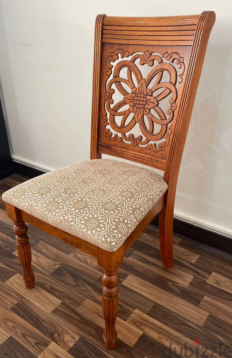 Dining table with 6 chairs - Salmiya Block 12 - KWD. 40 3