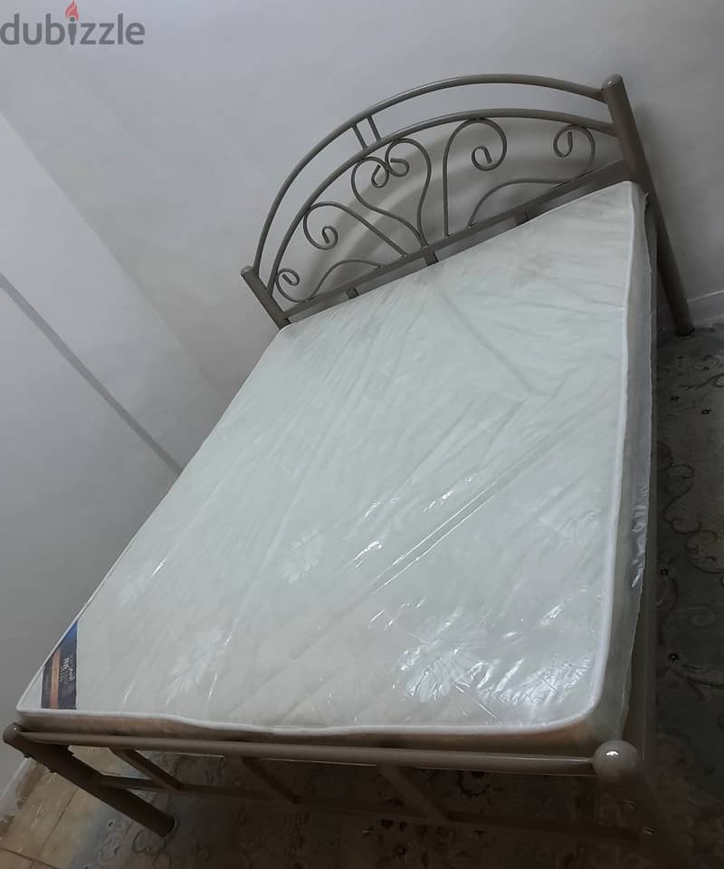 Bed & Cot for Sales Size 200*160 3