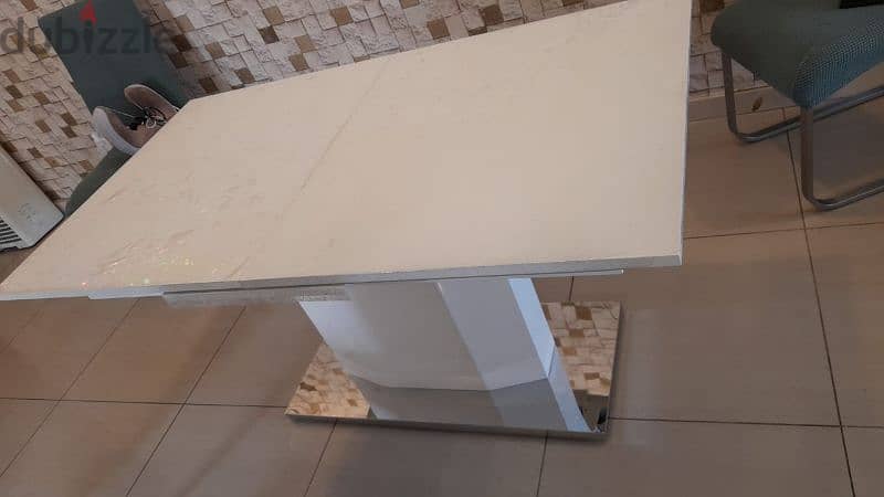 dinning table for aale 0