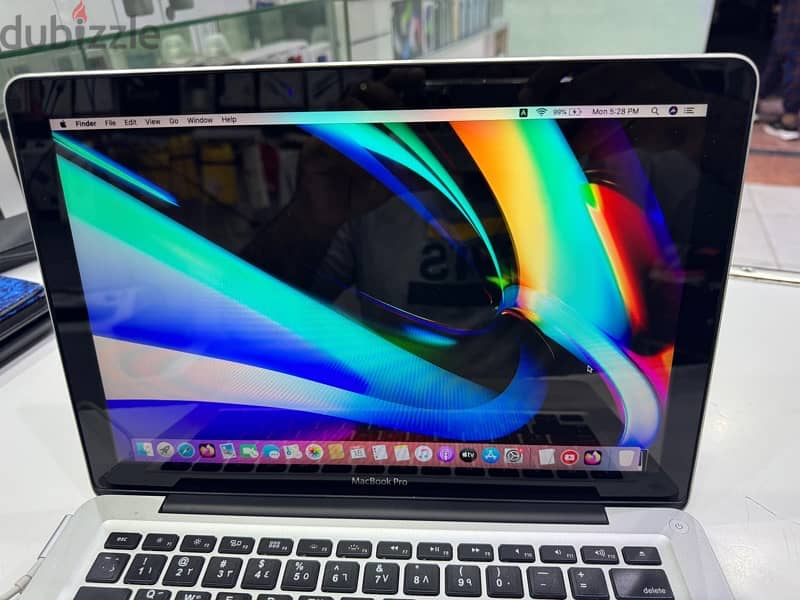 MacBook Pro 13.3inch core i7 Ram 8GB SSD 240GB 3