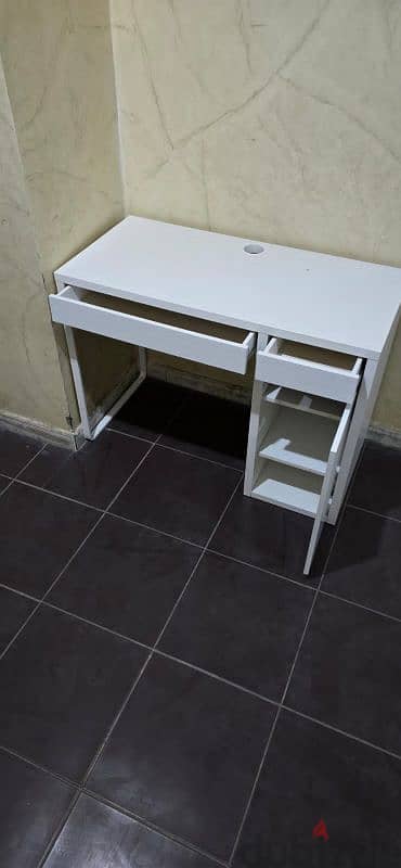 ikea desk مكتب ايكيا 3