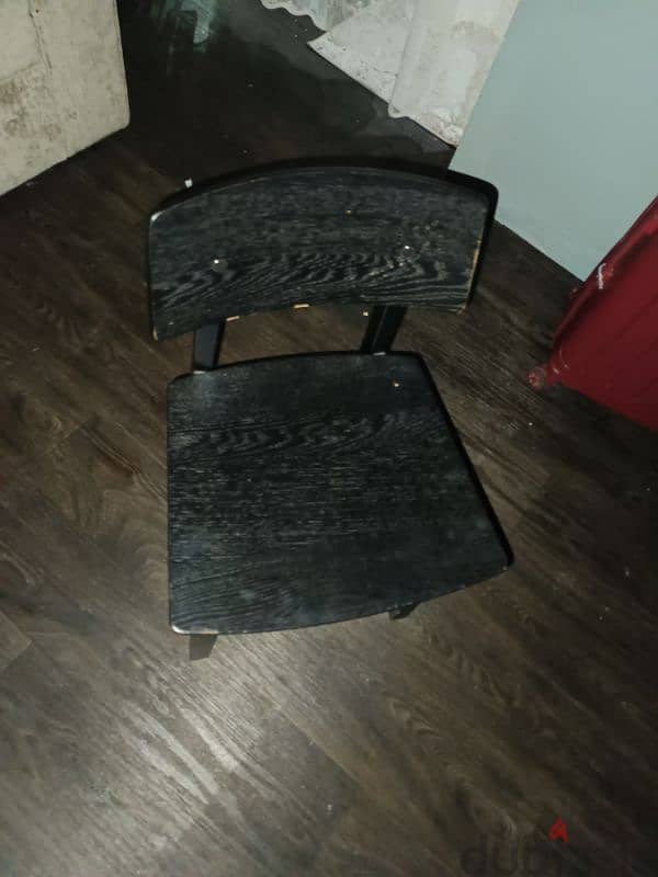 WOODEN CHAIR 0