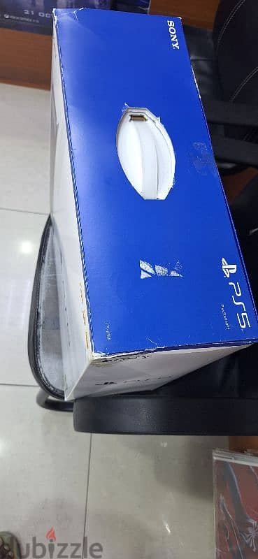 play station 5used very good condition 1