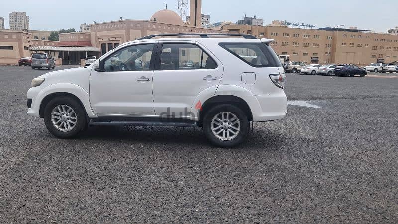 Toyota Fortuner 2013 V6 4X4 URGENT SALE FAMILY USED 6