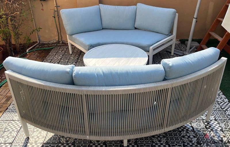 Garden furniture 6 seater and table. 0