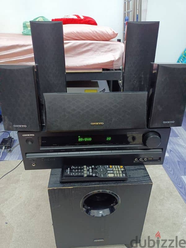 Onkyo HT-R391 home theater system full set USB 0