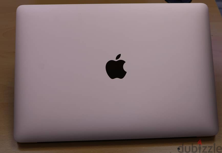 Macbook Air/M1 Processor/256GB SSD/8GB RAM/Very neat device 1