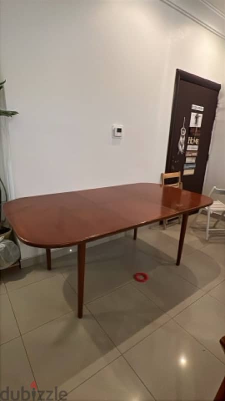 Dining table 6 seater can be extended to 8 seater only table 0