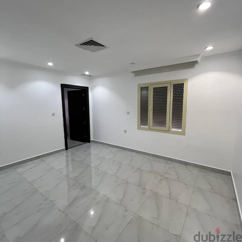 Floor with a roof for rent in Al-Rumaithiya 1