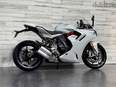 2023. Ducati Supersports  +974 66574363