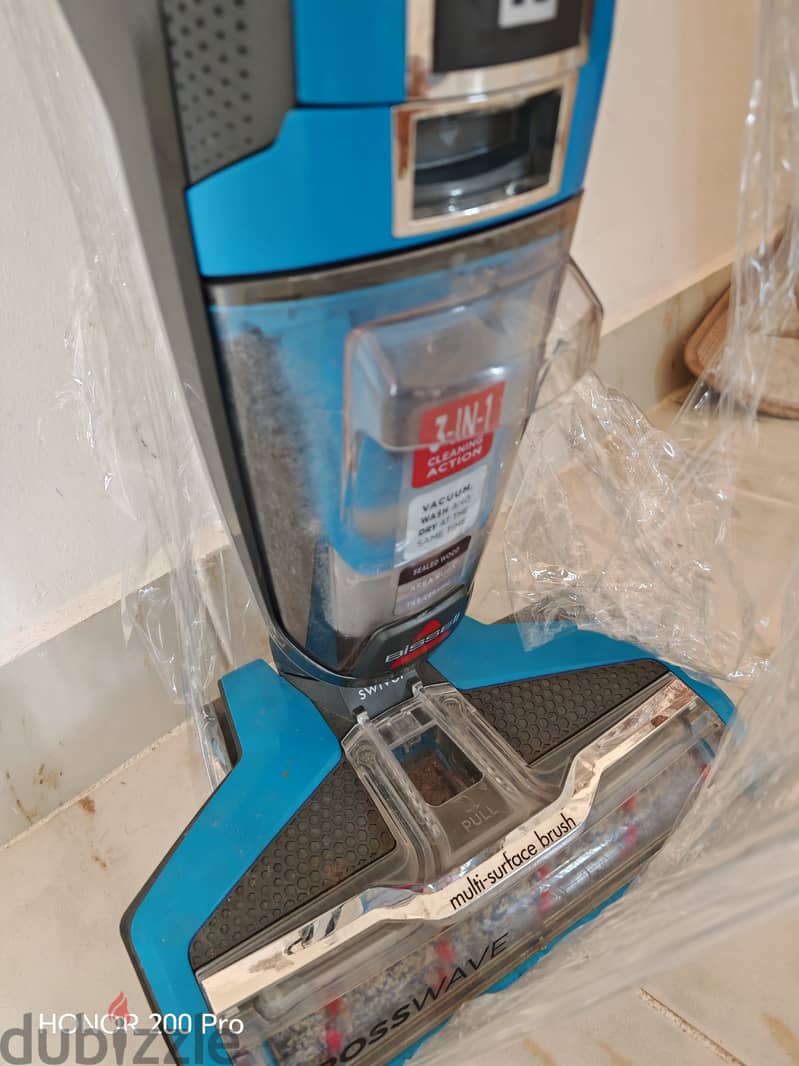 Bisell Vaccum cleaner, floor cleaner bought from Excite Alghanim 0