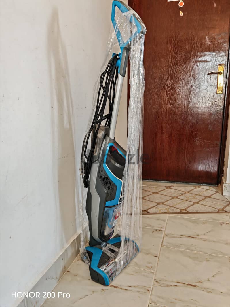 Bisell Vaccum cleaner, floor cleaner bought from Excite Alghanim 2