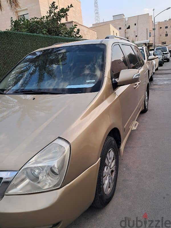 Kia Carnival 2011 0